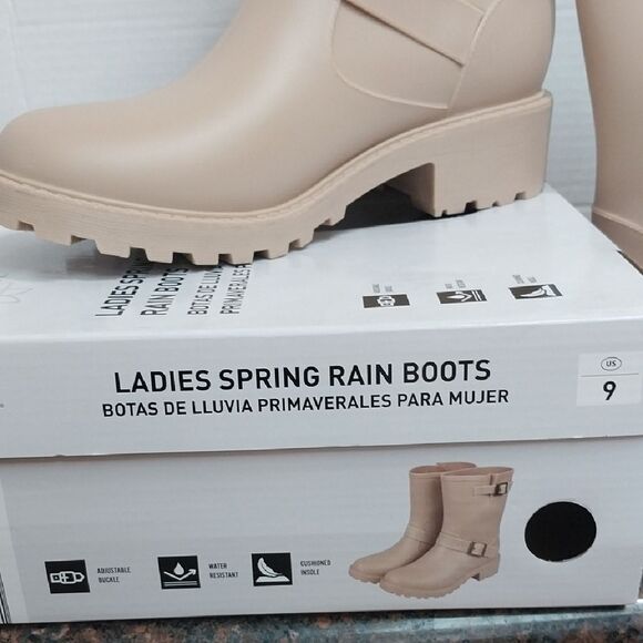 Serra Women's Tan Rain Boots....SIZE 9 - Picture 2 of 5